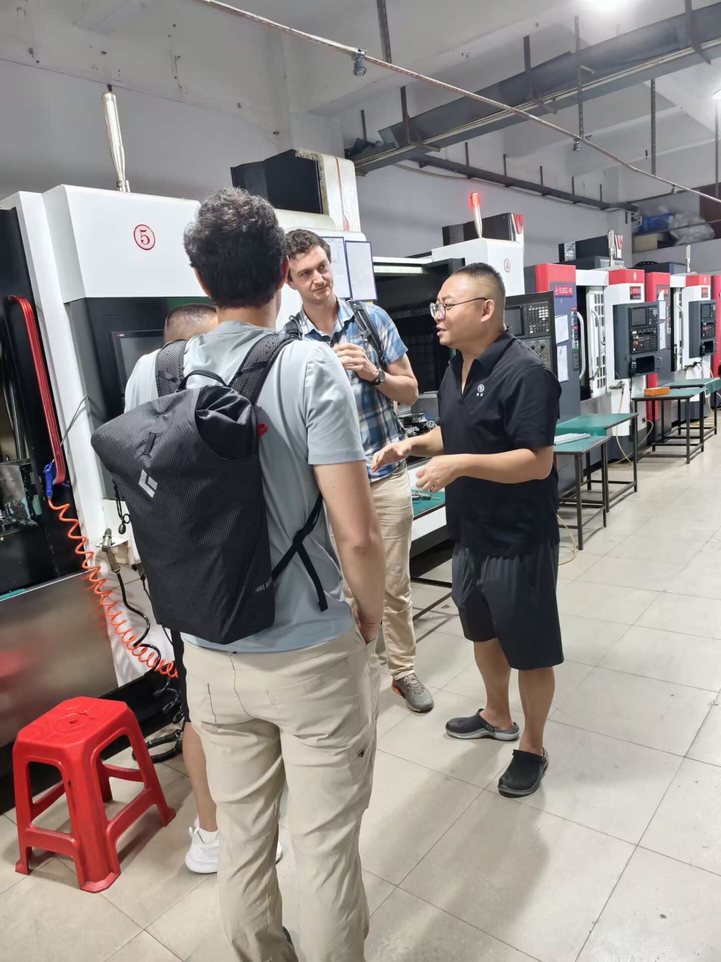 Precision CNC milling equipment
